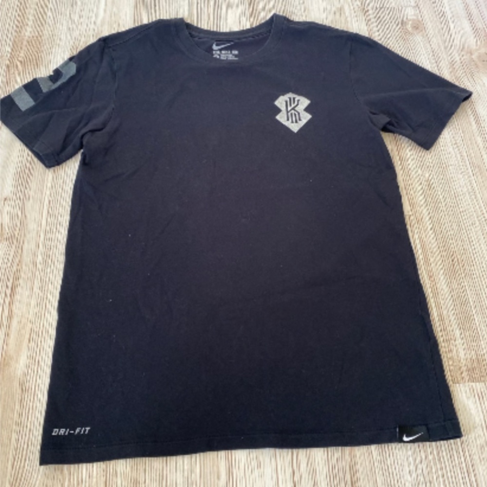 Men's black Nike Kyrie Irving graphic-print Dri-FIT t-shirt size small